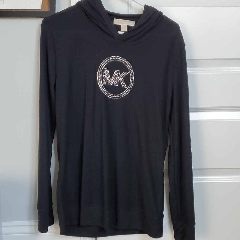 Womens hooded long-sleeved shirt